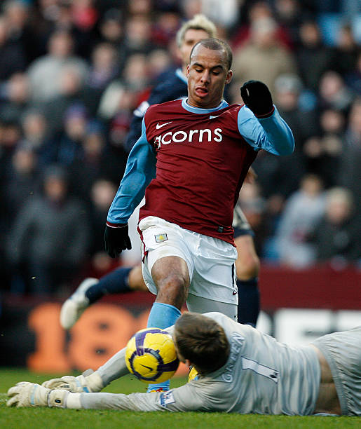 场中扮演更 场中扮演更